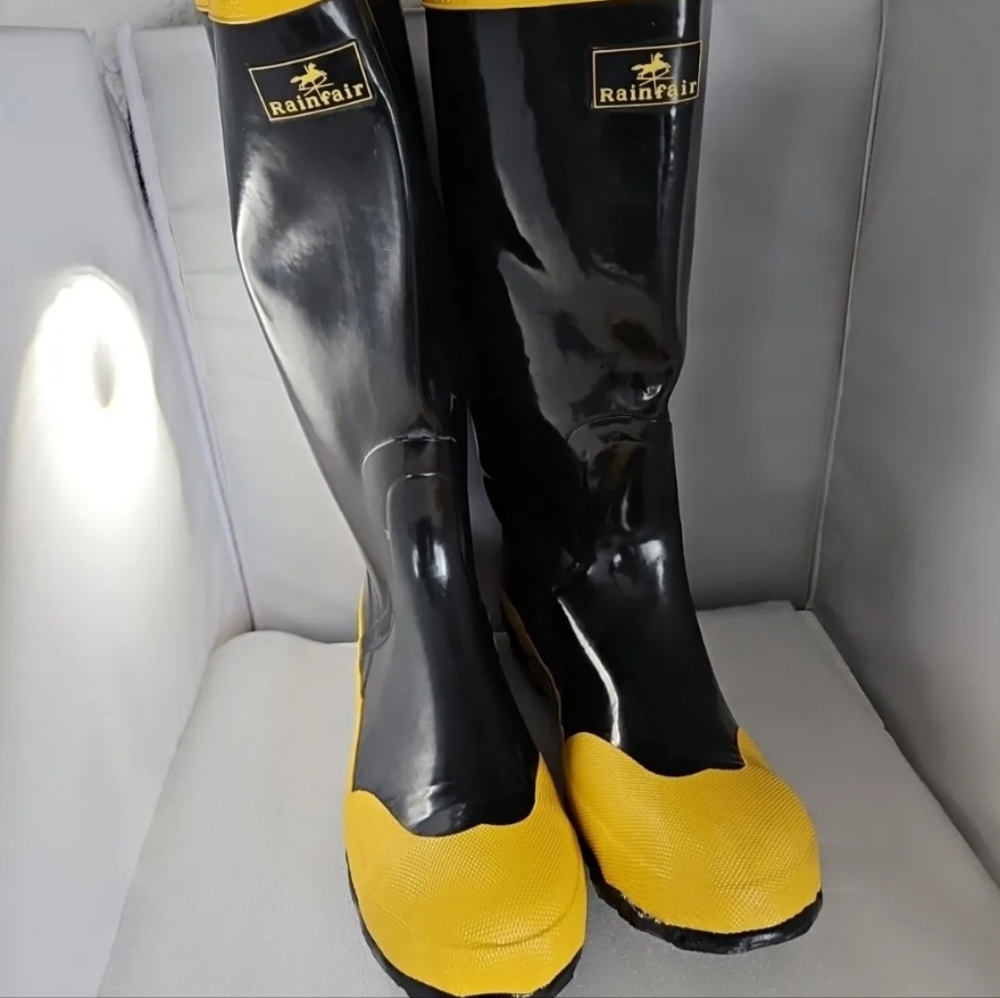 Rainfair Men's Size 11 Steel Toe Boots Black/Yellow (TK)